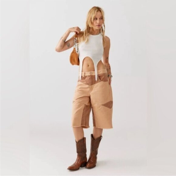Urban Outfitters BDG Skater Girl Denim Short Seamed Sand Tan Brown New 28 Waist - Picture 3 of 9